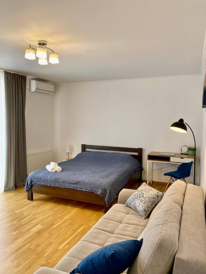 Cozy Apartment Next To The Park Ternopil Esterno foto