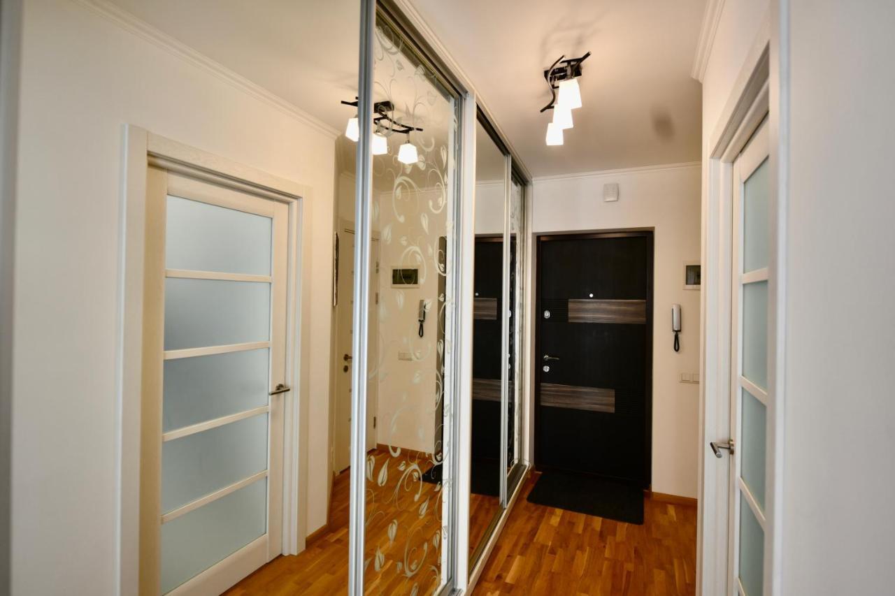 Cozy Apartment Next To The Park Ternopil Esterno foto