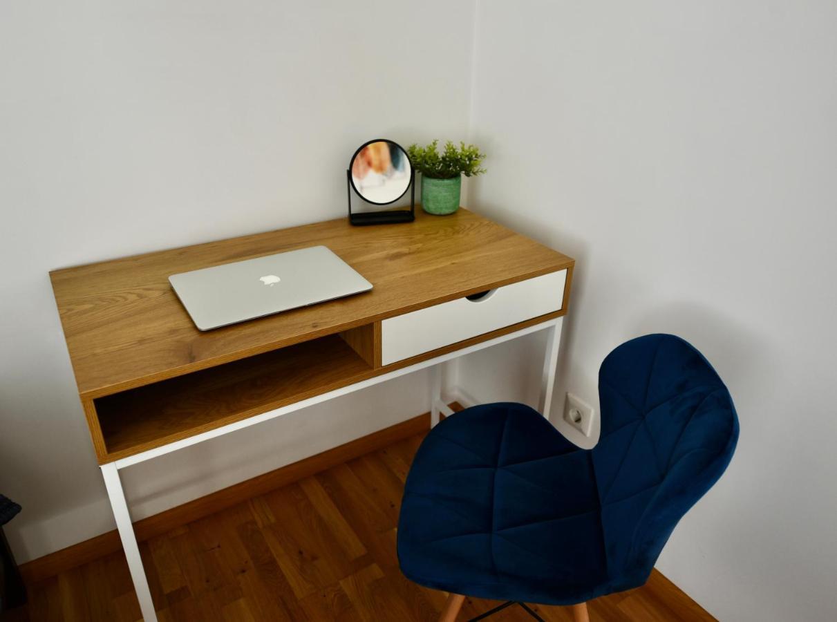 Cozy Apartment Next To The Park Ternopil Esterno foto